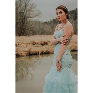 Prom dress (NEGOTIABLE)